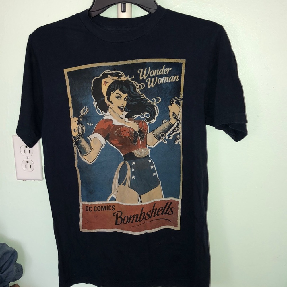 DC Comics WonderWoman T-SHIRT